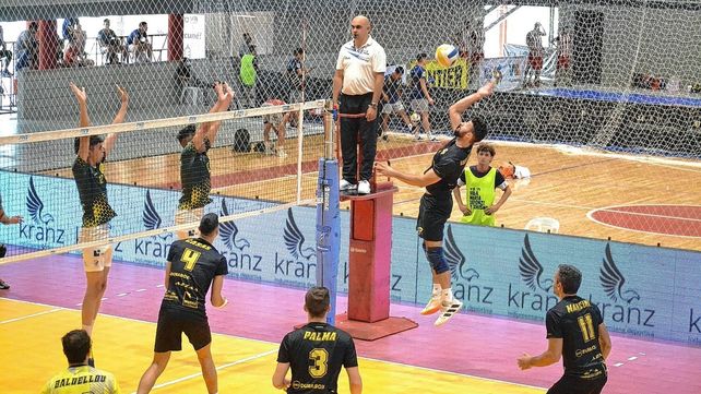 La Liga Argentina de vóleibol comenzará a jugarse en Buenos Aires el 3 de noviembre con la participación de 12 equipos.