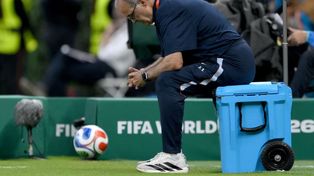 El Loco vencido. Marcelo Bielsa no pudo hacer historia con la selección de Uruguay.