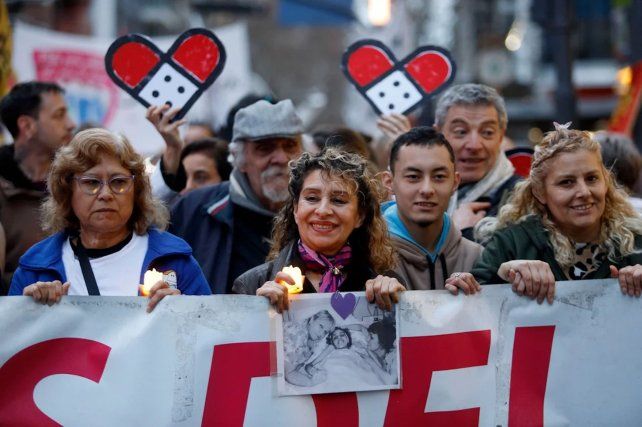 Trabajadores del Garrahan volvieron a reclamar con una Caminata de las Velas