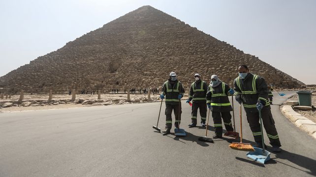 Las pirámides de Giza están siendo desinfectadas por el coronavirus