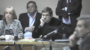 Schoklender present&oacute; documentos en Diputados y acus&oacute; a Hebe