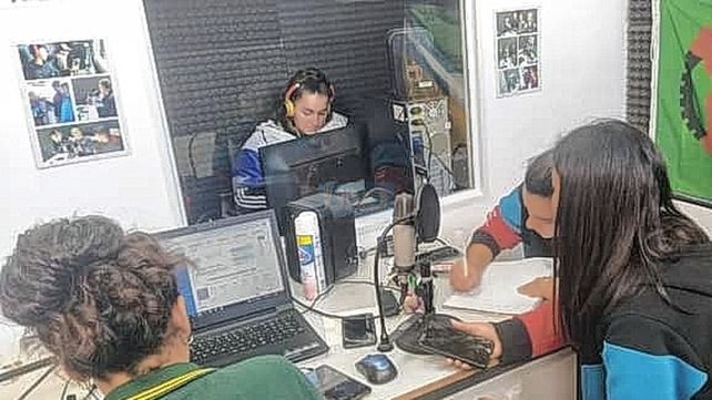 Días de radio. Los alumnos son operadores