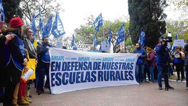Reclamo. Amsafé el 6 de julio se movilizó ante Educación en Santa Fe.