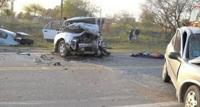 Cinco muertos y doce heridos tras un múltiple choque en la ruta 11