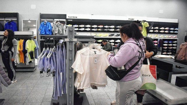 Comercio santafesino: cayeron las ventas físicas en julio pero el 60% ya vende a través de canales digitales