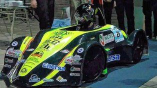 Desafío Eco YPF: la EET N° 1 se prepara con su auto ecológico para volver a la pista
