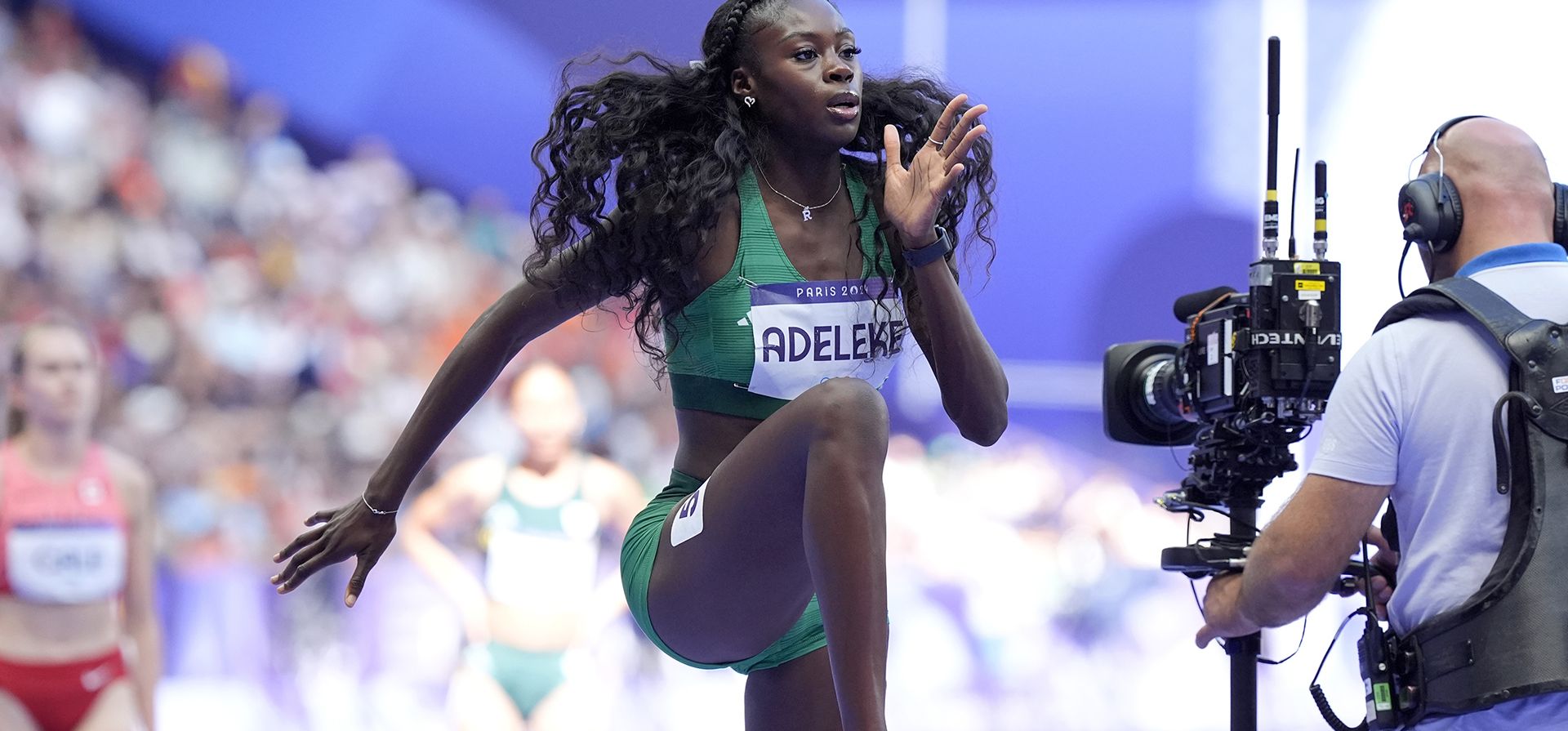 Rhasidat Adeleke, de Irlanda, se prepara para correr en la primera ronda de los 400 metros femeninos en los Juegos Olímpicos de Verano de 2024, el lunes 5 de agosto de 2024, en Saint-Denis, Francia. (Foto AP/Martin Meissner) Rhasidat Adeleke, de Irlanda, se prepara para correr en la primera ronda de los 400 metros femeninos en los Juegos Olímpicos de Verano de 2024, el lunes 5 de agosto de 2024, en Saint-Denis, Francia. (Foto AP/Martin Meissner)