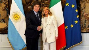 Javier Milei se reunió con su par italiano, Sergio Mattarella, tras lo cual se encontró con la primera ministra Giorgia Meloni, en busca de inversiones
