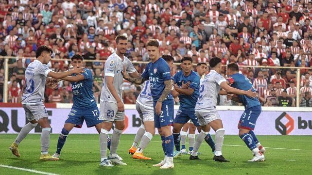 Unión de Santa Fe no pudo con Godoy Cruz.
