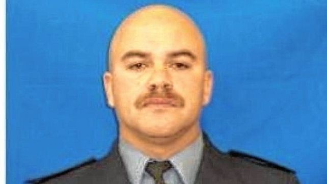 Fue identificado el policía que murió chocado por un camión