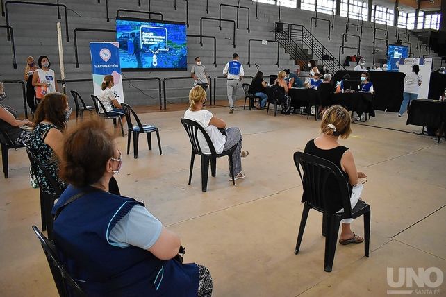 Vizzotti adelantó que no descartan una norma para fortalecer el programa de vacunación anti Covid