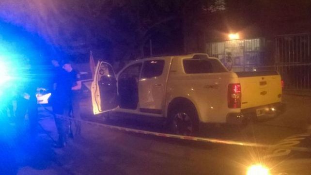 Balearon el vehículo que conducía el vicepresidente segundo de Newells Old Boys