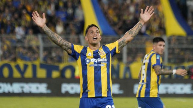 El festejo de Enzo Copetti después de marcar su primer gol en mucho tiempo.
