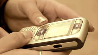Denuncian acoso textual de empresas mediante SMS