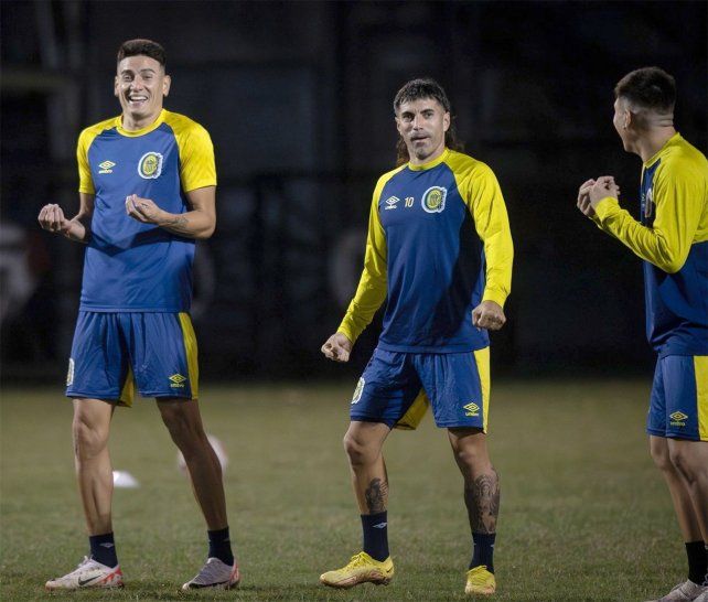 Los jugadores canallas realizaron algunos ejerciciios livianos este domingo tras arribar a Caracas.