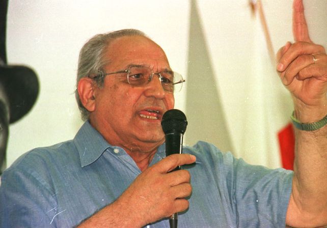 Enérgico. El veterano dirigente tomó decisiones de gran impacto.