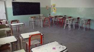 Imagen repetida. Otra vez, las aulas rosarinas vacías.