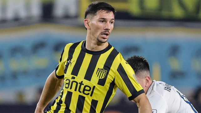 El delantero Maximiliano Silvera está en la mira de Newells y Central.