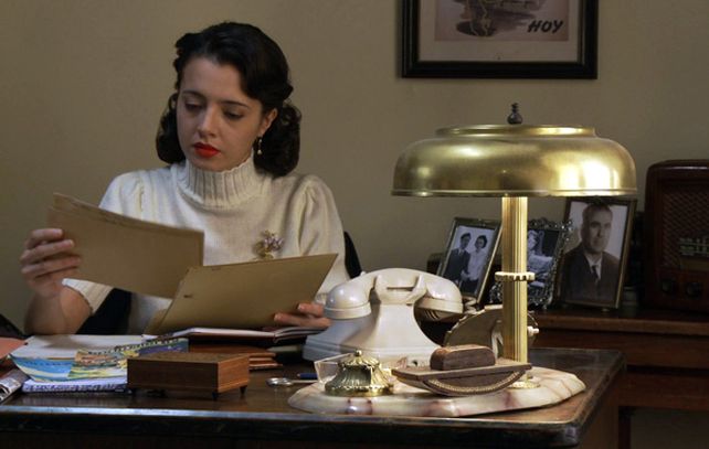 Celeste Gerez interpreta a una periodista radial de 1944.