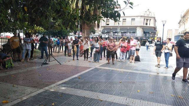 Docentes de Agmer y un radio abierta en plaza de Mayo&nbsp;