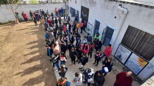 La escuela Pablo del Tarso y la de oficios Enrique Angelelli funcionan en barrio Anacleto Medina de Paraná. Cuentan con sólo 30 socios y la cuota es a voluntad