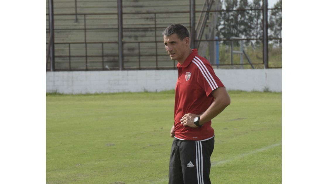 Con Juan Pablo Vojvoda en el banco, Newells busca levantar ...