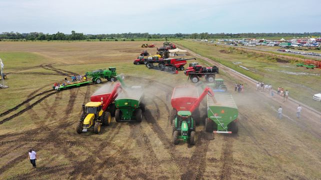 Las fábricas de maquinaria agrícola se aseguraron buenas ventas con créditos y tecnología de punta