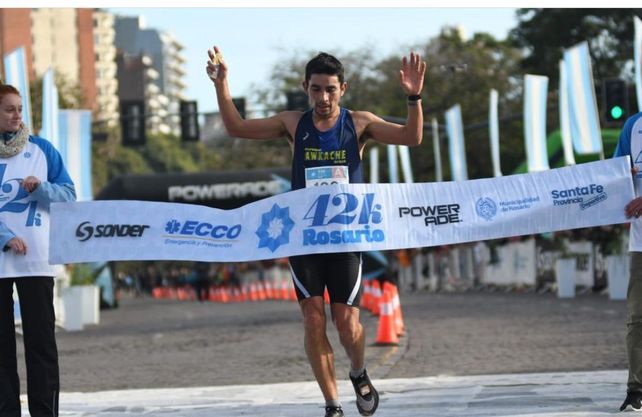 Ñancucheo voló. Consiguió el triunfo con un tiempo de 2h 26m 53s. El chubutense siempre estuvo delante de todos.