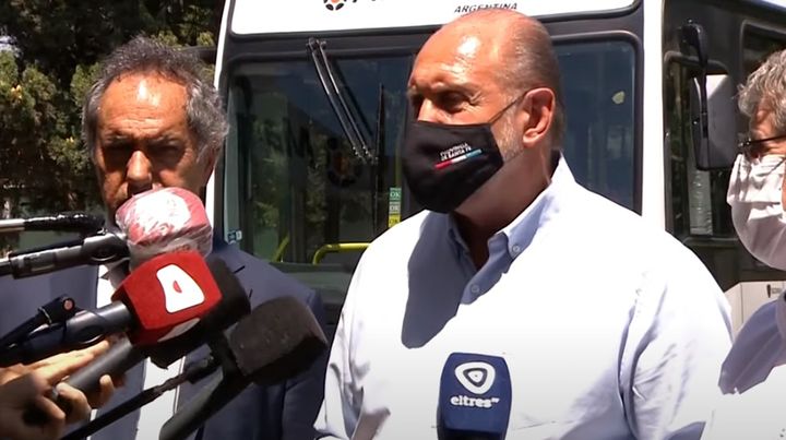 El gobernador Omar Perotti, junto al embajador argentino en Brasil, Daniel Scioli, durante el anuncio de inversiones de la empresa Marco Polo en la planta de Metalsur. El gobernador Omar Perotti, junto al embajador argentino en Brasil, Daniel Scioli, durante el anuncio de inversiones de la empresa Marco Polo en la planta de Metalsur.