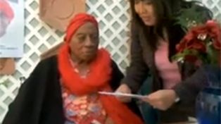 La mujer m&aacute;s vieja del mundo festej&oacute; sus 115 en Los Angeles