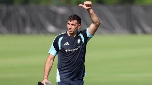 Di Martínez viene trabajando día a día para recuperarse de la fractura en el dedo y Scaloni lo tendría óptimo para el debut.