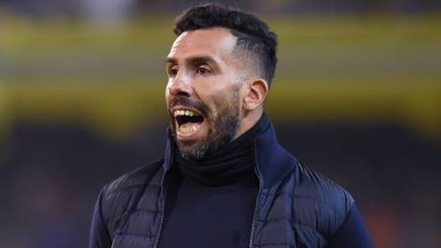 Tevez busca la reacción de sus dirigidos ante el matador en Victoria.