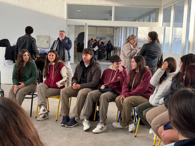 Encuentro regional de estudiantes secundarios, charlas y buenas noticias para escuelas del sur provincial