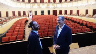 La Municipalidad renovó en el Teatro 3 de Febrero 300 butacas de la platea, que tenían casi 30 años de uso y restauró su cúpula