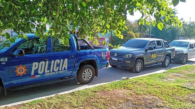 Estaba en la plaza de barrio Santa Rosa de Lima cuando dos hombres en moto le dieron un balazo descerrajaron un balazo