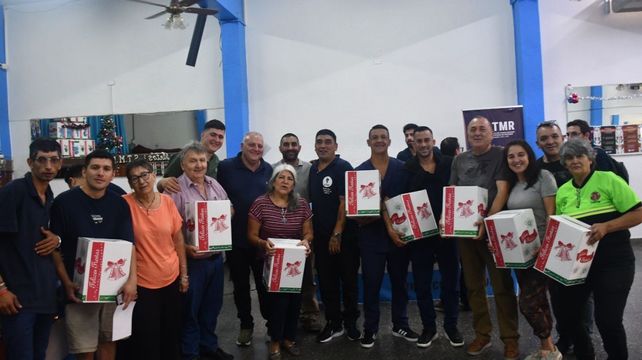 El Sindicato de Trabajadores Municipales entregó cajas navideñas a sus afiliados