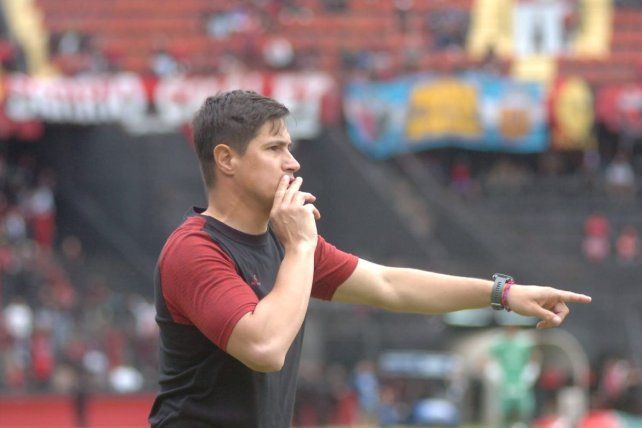 Ezequiel Medrán opinó sobre las complejidades que tiene el Torneo de la Primera Nacional. Ezequiel Medrán opinó sobre las complejidades que tiene el Torneo de la Primera Nacional.