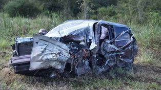 Así quedó el vehículo en el que Saúl Salcedo viajaba junto a su familia hacia Asunción.&nbsp;