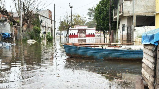 Al mediodía de este sábado el río Uruguay medía 13.50 metros en Concordia y la cota del lago Salto grande se ubicaba en 35.46 metros. Situación de los evacuados
