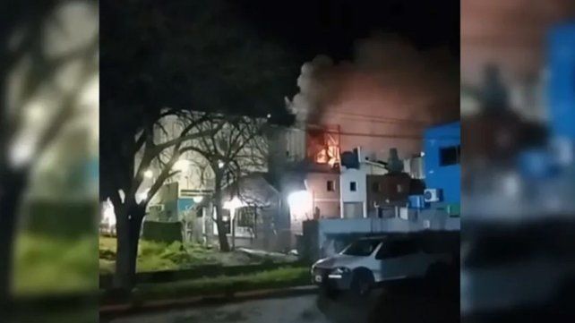 Imágenes de la explosión e incendio en el parque industrial de Sauce Viejo Imágenes de la explosión e incendio en el parque industrial de Sauce Viejo