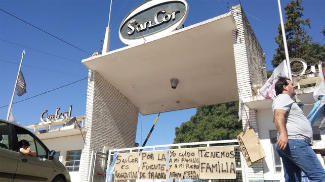 Los trabajadores de Sancor levantaron el acampe y el corte en Centeno tras el depósito.&nbsp;
