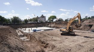 Los Jugos Suramericanos cambian la fisonomía de la zona sur. Al frente, la construcción del Complejo Acuático, más atrás las torres de la Villa Olímpica.
