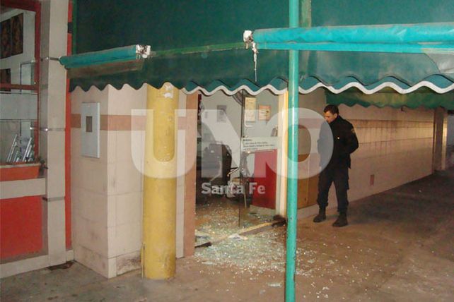 Rompió una vidriera de un local, escapó y lo atrapó la Policía