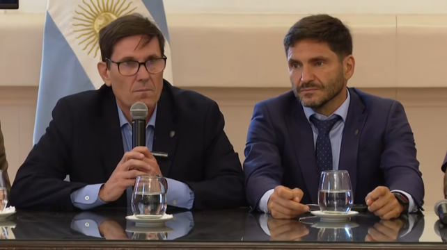 El ministro de Educaci&oacute;n, Jos&eacute; Goity, con el gobernador Maximiliano Pullaro.