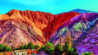 El Cerro de los Siete Colores es una de las maravillas que ofrece el norte argentino.