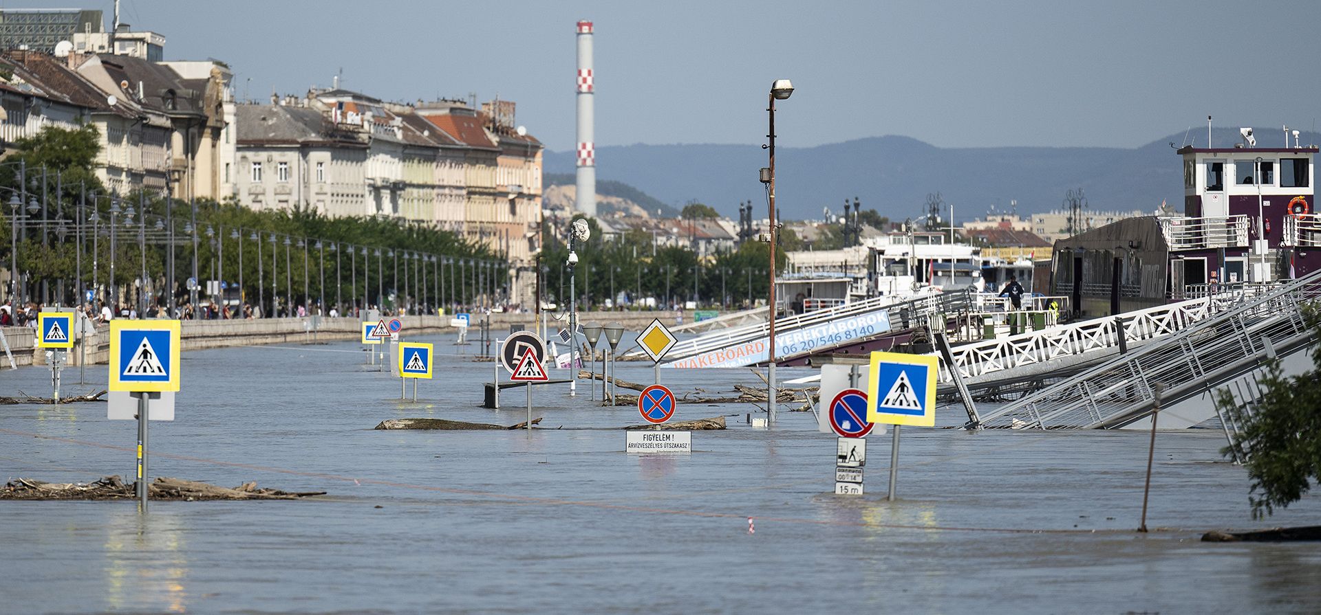 El río Danubio inundado en el centro de Budapest, el viernes 20 de septiembre de 2024. (Foto AP/Denes Erdos) El río Danubio inundado en el centro de Budapest, el viernes 20 de septiembre de 2024. (Foto AP/Denes Erdos)