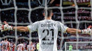 Mariano Andújar anunció este martes su retiro del fútbol profesional.