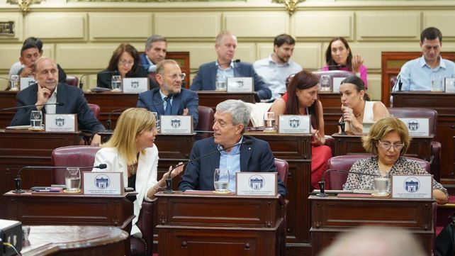 El peronismo santafesino detonó con la reforma constitucional.