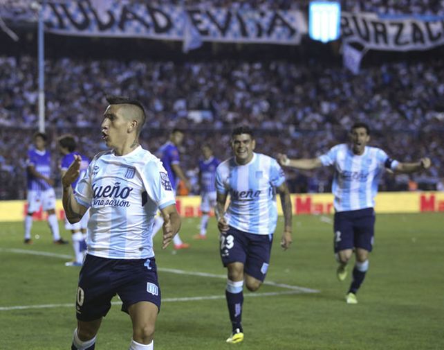 Racing venció por 1 a 0 a Godoy Cruz y gritó campeón en el Cilindro de Avellaneda Racing venció por 1 a 0 a Godoy Cruz y gritó campeón en el Cilindro de Avellaneda