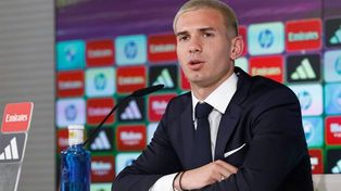 Franco Mastantuono fue presentado oficialmente como nuevo futbolista de Real Madrid.